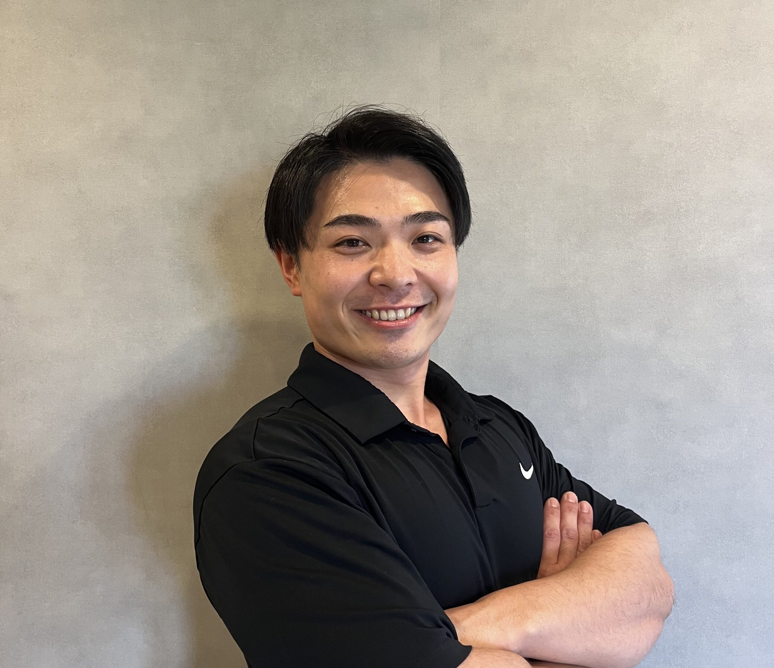 ハビットパーソナルジムインストラクターの新林卓也