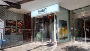 ハビットパーソナルジム銀座店への行き方④：ジム外観