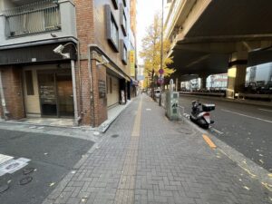 ハビットパーソナルジム幡ヶ谷店への行き方：【写真⑤：甲州街道沿いの直進路】