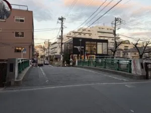 HABIT PERSONAL GYM 中目黒店への行き方：【写真5：朝日橋付近】