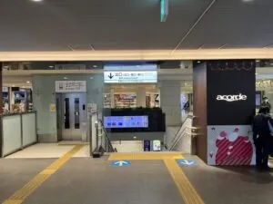HABIT PERSONAL GYM 代々木上原ANNEX店への行き方：【写真②：東口への案内】